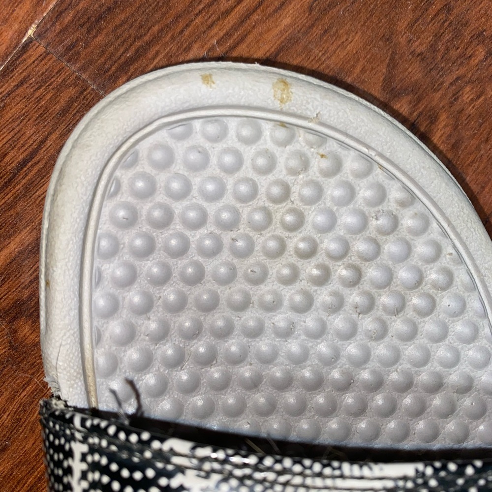 Nike Slides - Picture 4 of 6